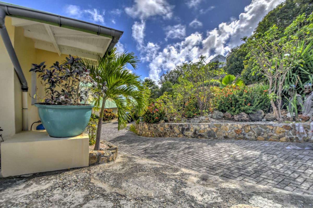 24.Location villa piscine vue mer Oyster Pond Saint Martin_Parking